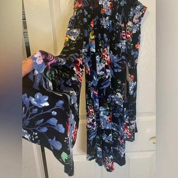 NWT Off/On the Shoulder floral mini dress Medium - Picture 5 of 10